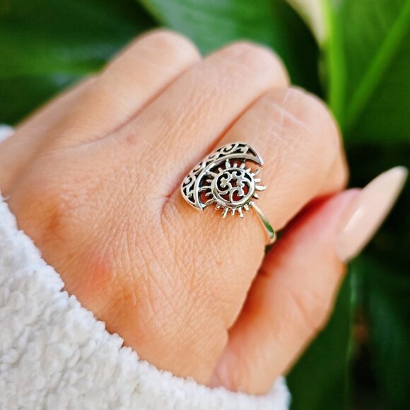 Women's 925 Sterling Silver Moon and Sun Ring Bohemian Crescent Moon Ring - Picture 7 of 10